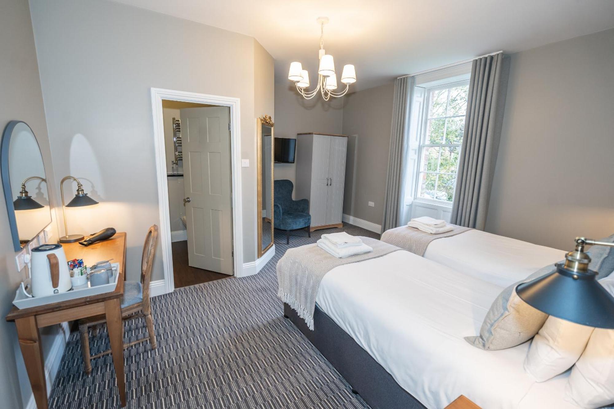 The Lazy Goose - Coffee House & Bedrooms Claypits Zimmer foto